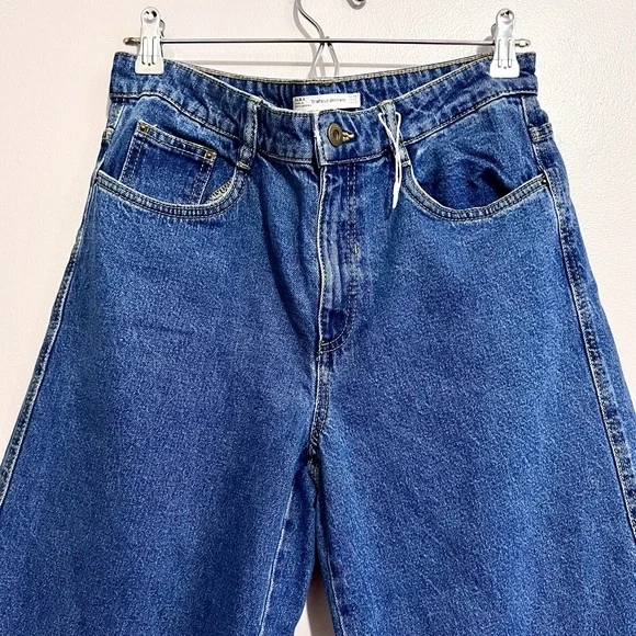 NWOT Zara Trafaluc Denimwear High-Waisted Cropped Distressed Flare Jeans - Picture 4 of 11